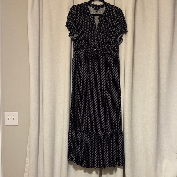 Torrid Black Patterned Pintuck Maxi Dress - Picture 5 of 6